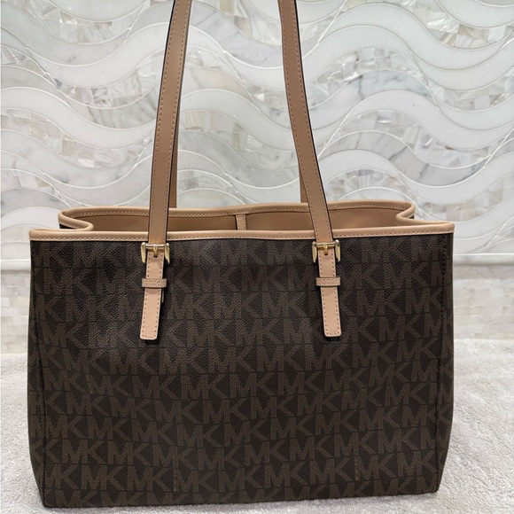 EUC Michael Kors Brown Signature Tote Bag - Picture 2 of 11